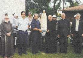 Nazareno Lanciotti s donom Gobbim (držia sochu) pri jeho návšteve v Brazílii 5.2.1990